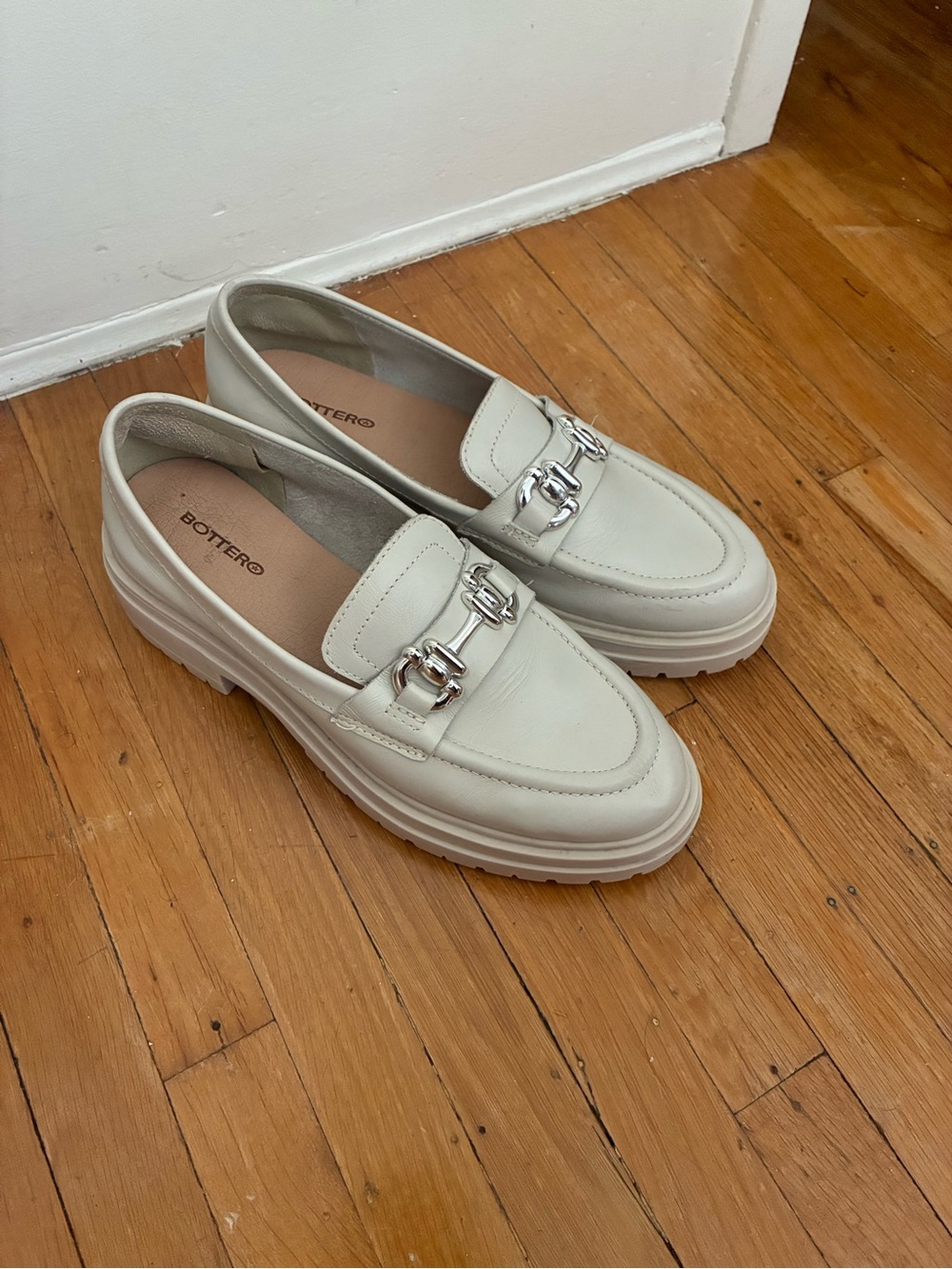 Off white Leather Lug Sole Loafers